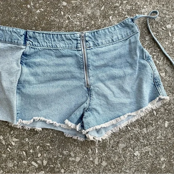 We The Free | Light Wash Distressed Denim Emmy Skort - Picture 6 of 11